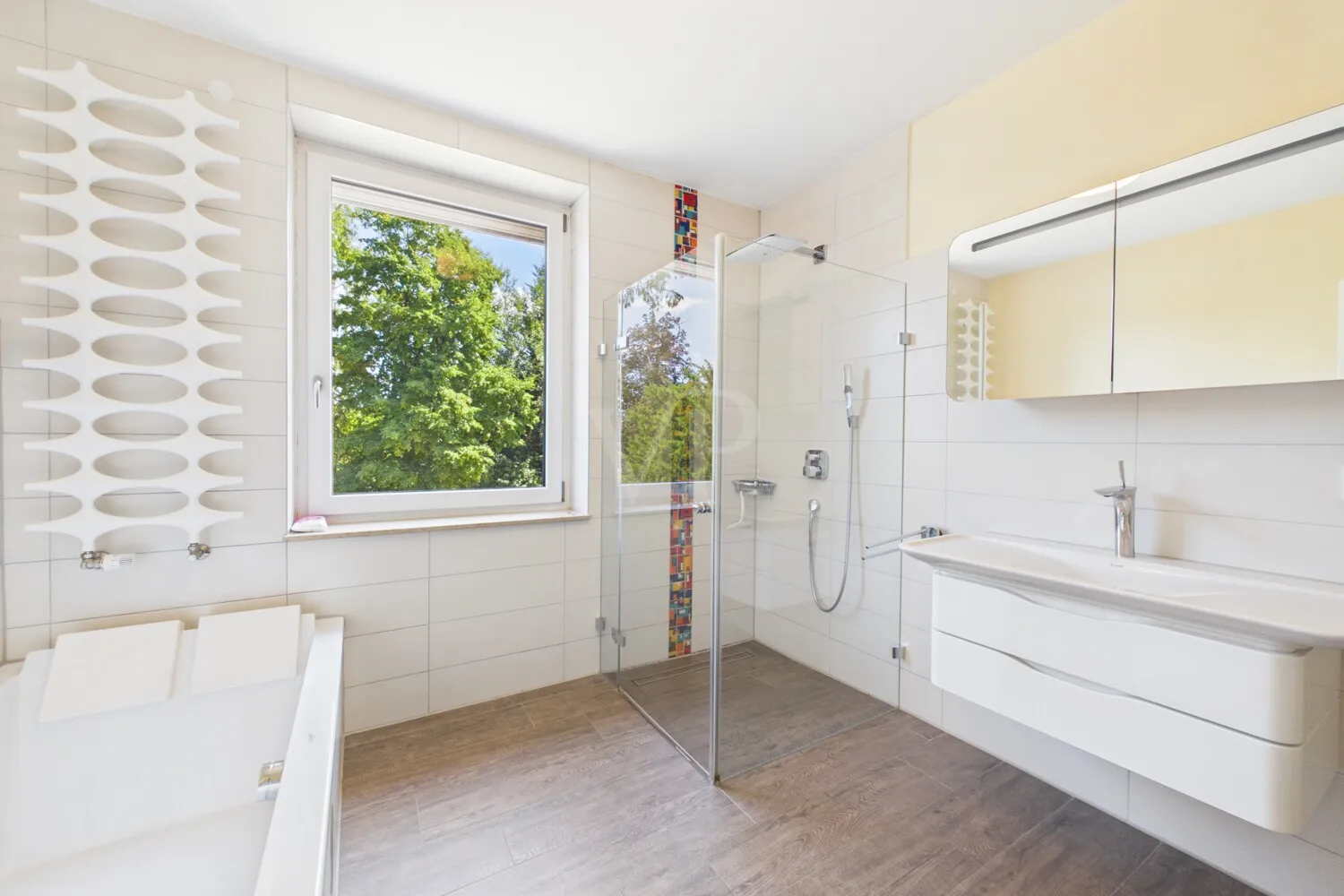 Repräsentative Villa mit parkähnlichem Grundstück am Kobelhang