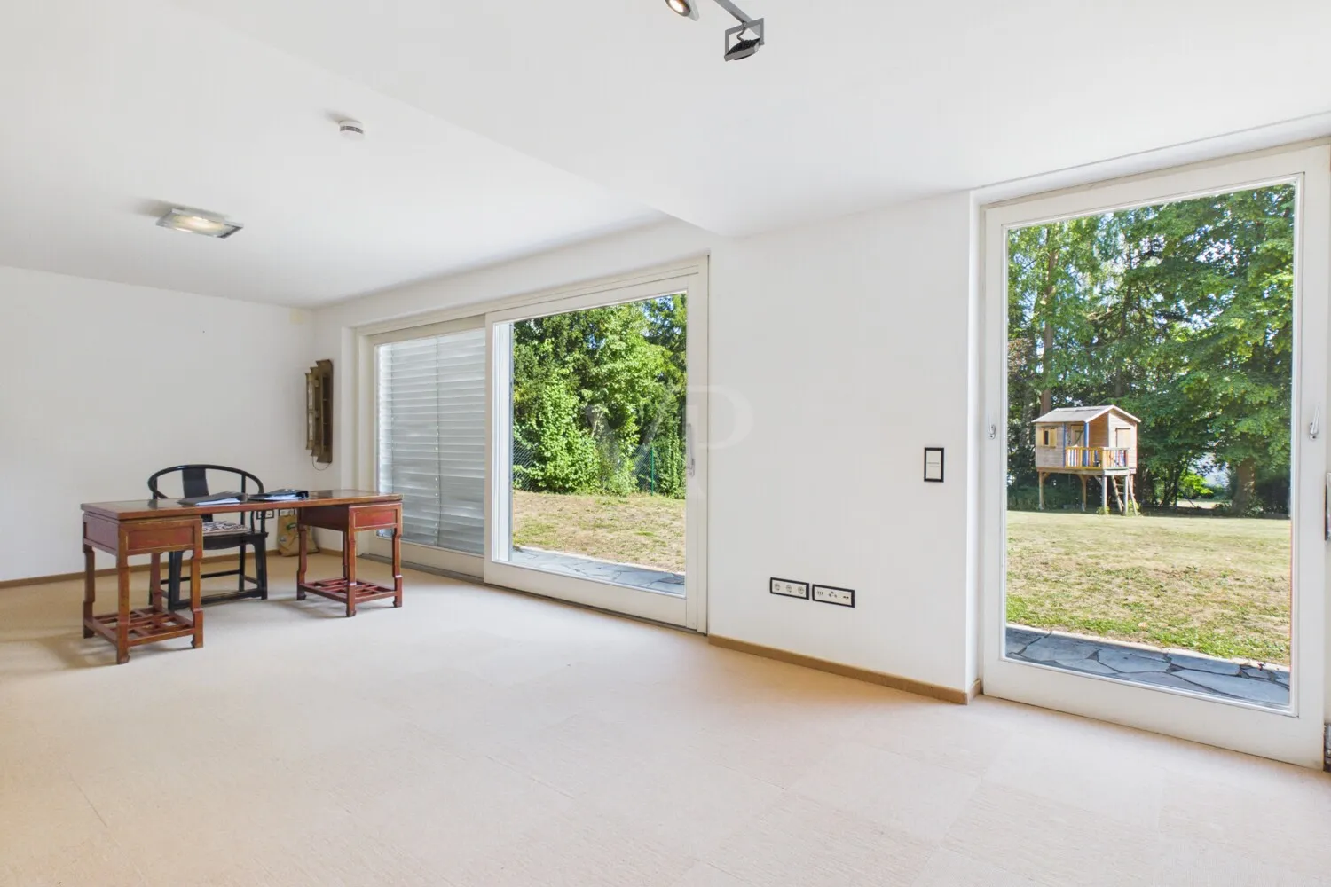 Repräsentative Villa mit parkähnlichem Grundstück am Kobelhang