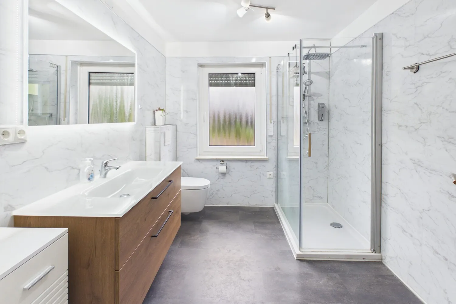 Badezimmer im Obergeschoss