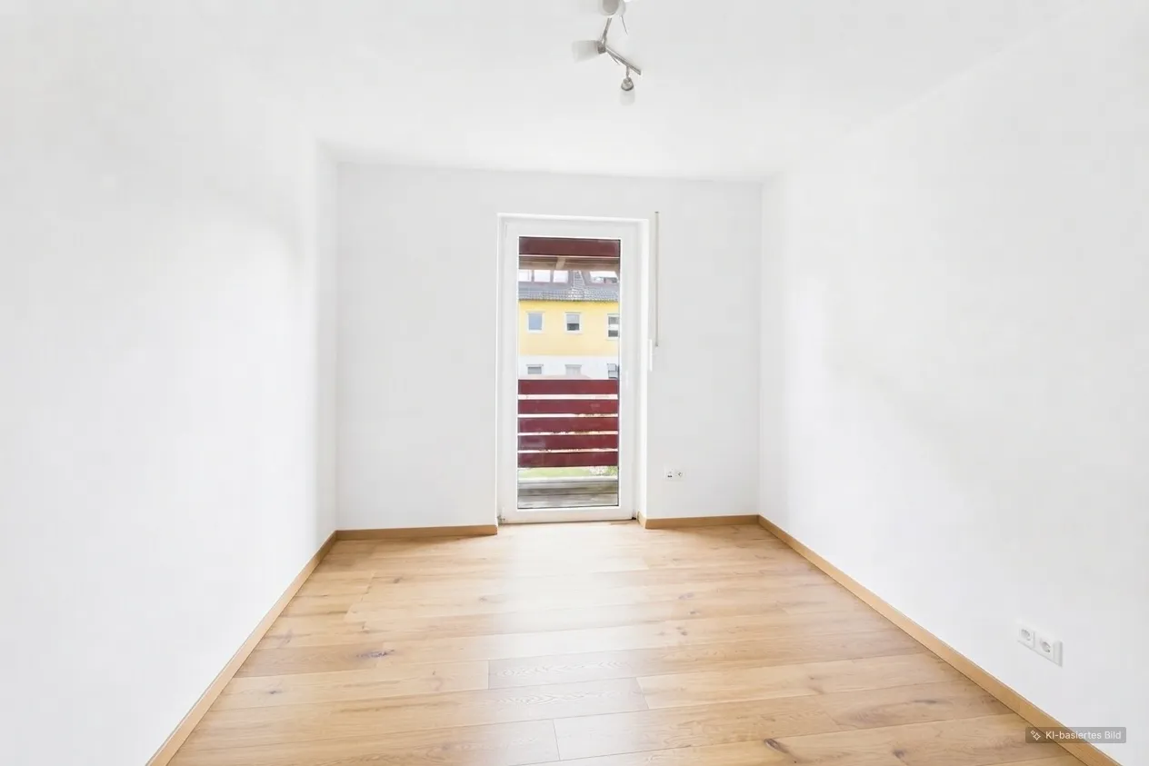 Zimmer mit Zugang zum Balkon