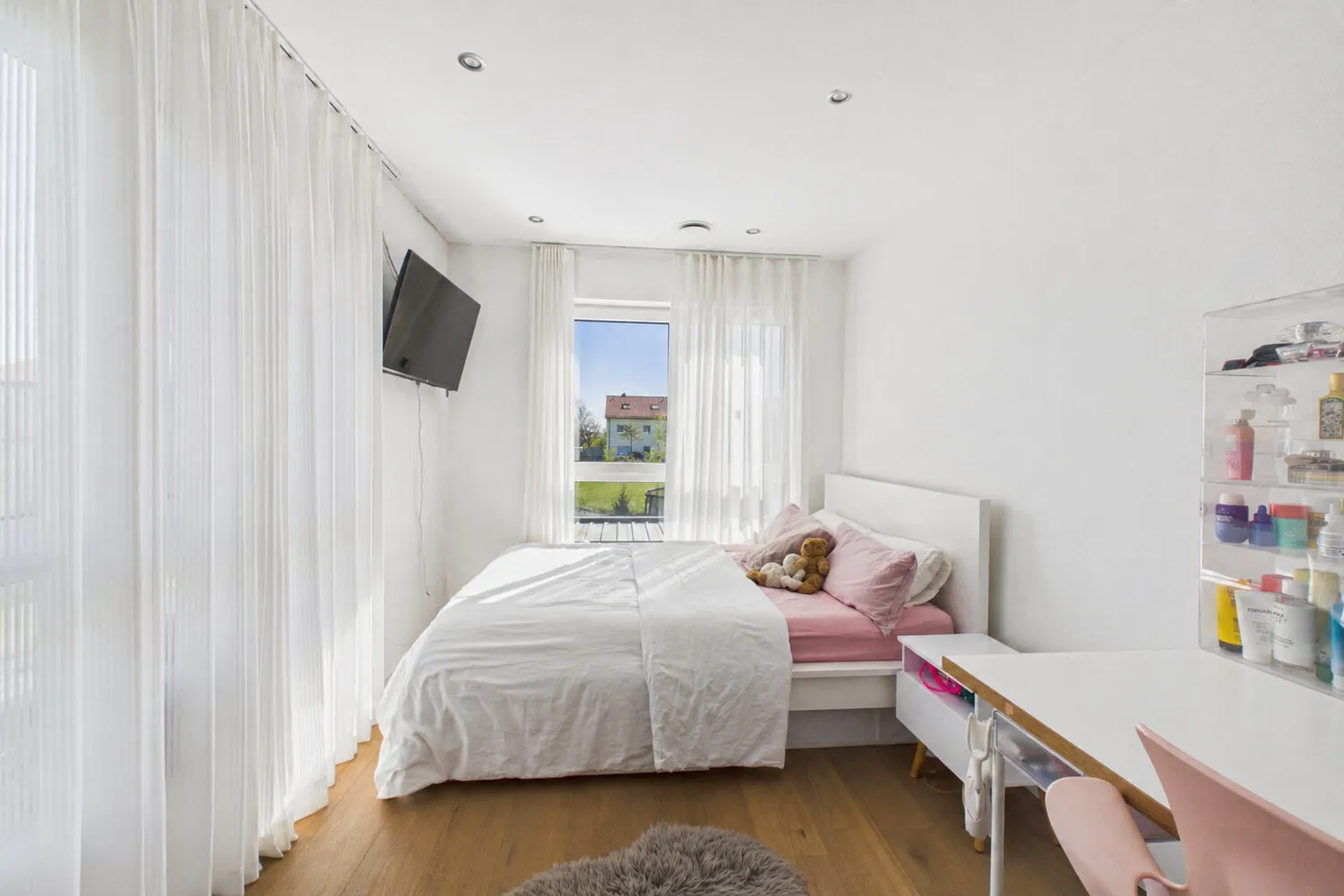 Modernes Familienhaus mit Wintergarten, 3 Bädern in ruhiger Lage