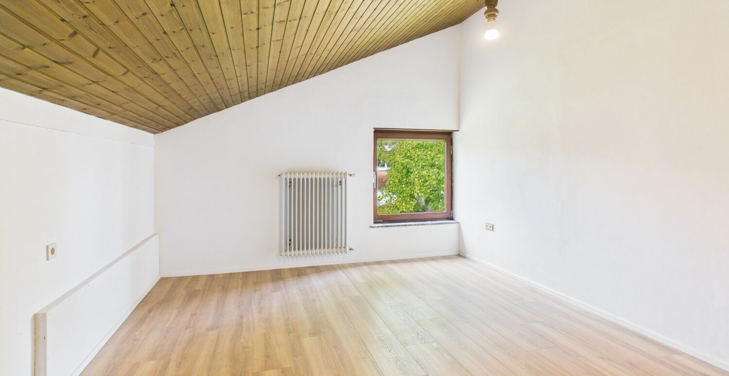 Großzügiges Architektenhaus auf Traumgrundstück in begehrter Lage von Stadtbergen