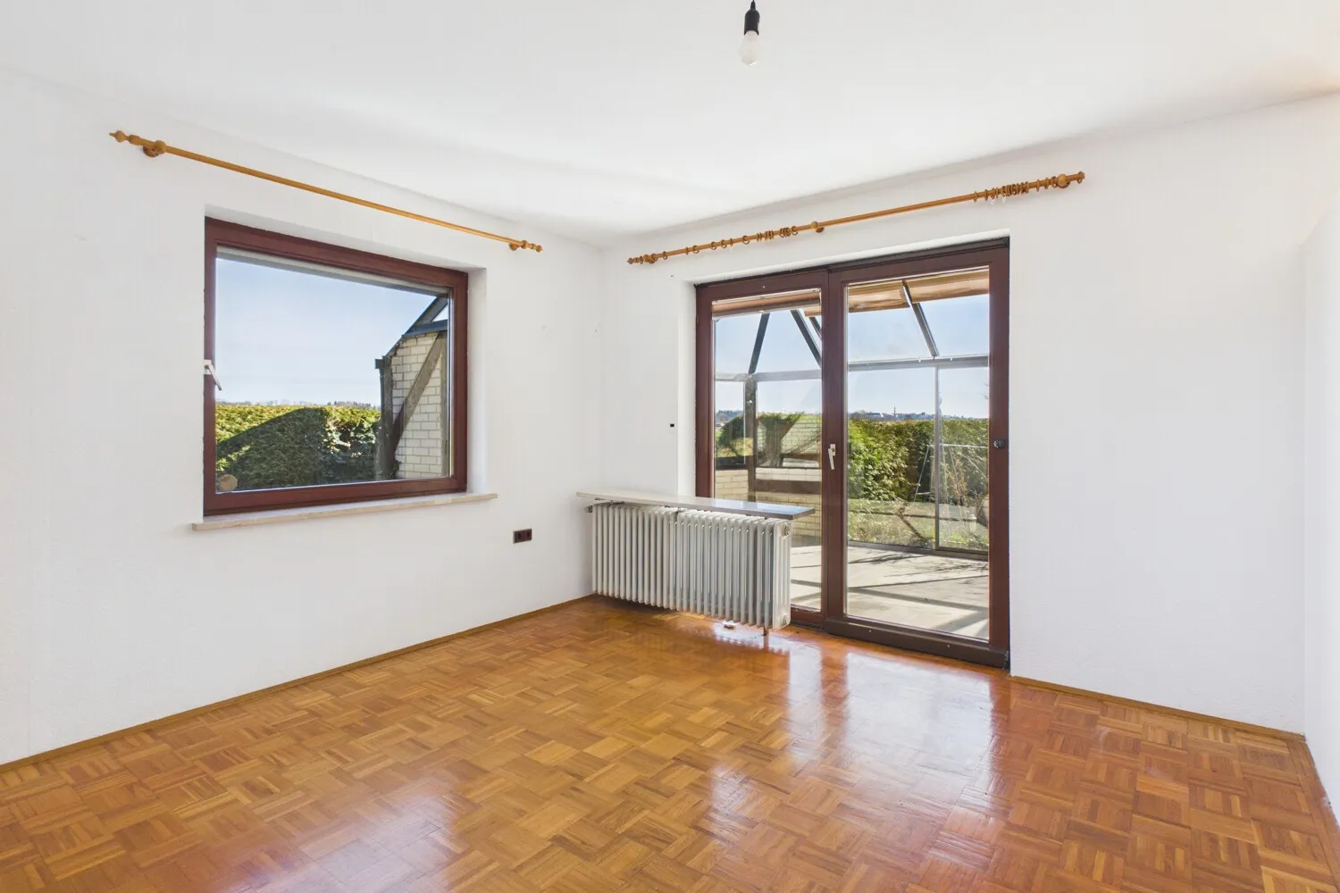 RESERVIERT: Einfamilienhaus in ruhiger Lage mit Wintergarten und Feldblick