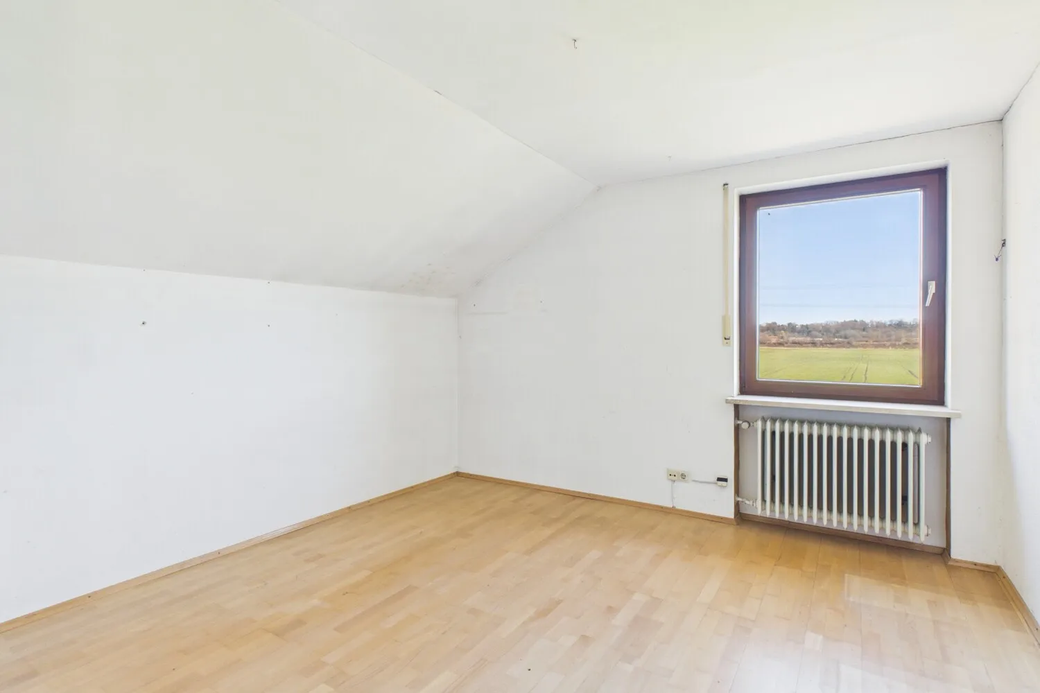 RESERVIERT: Einfamilienhaus in ruhiger Lage mit Wintergarten und Feldblick