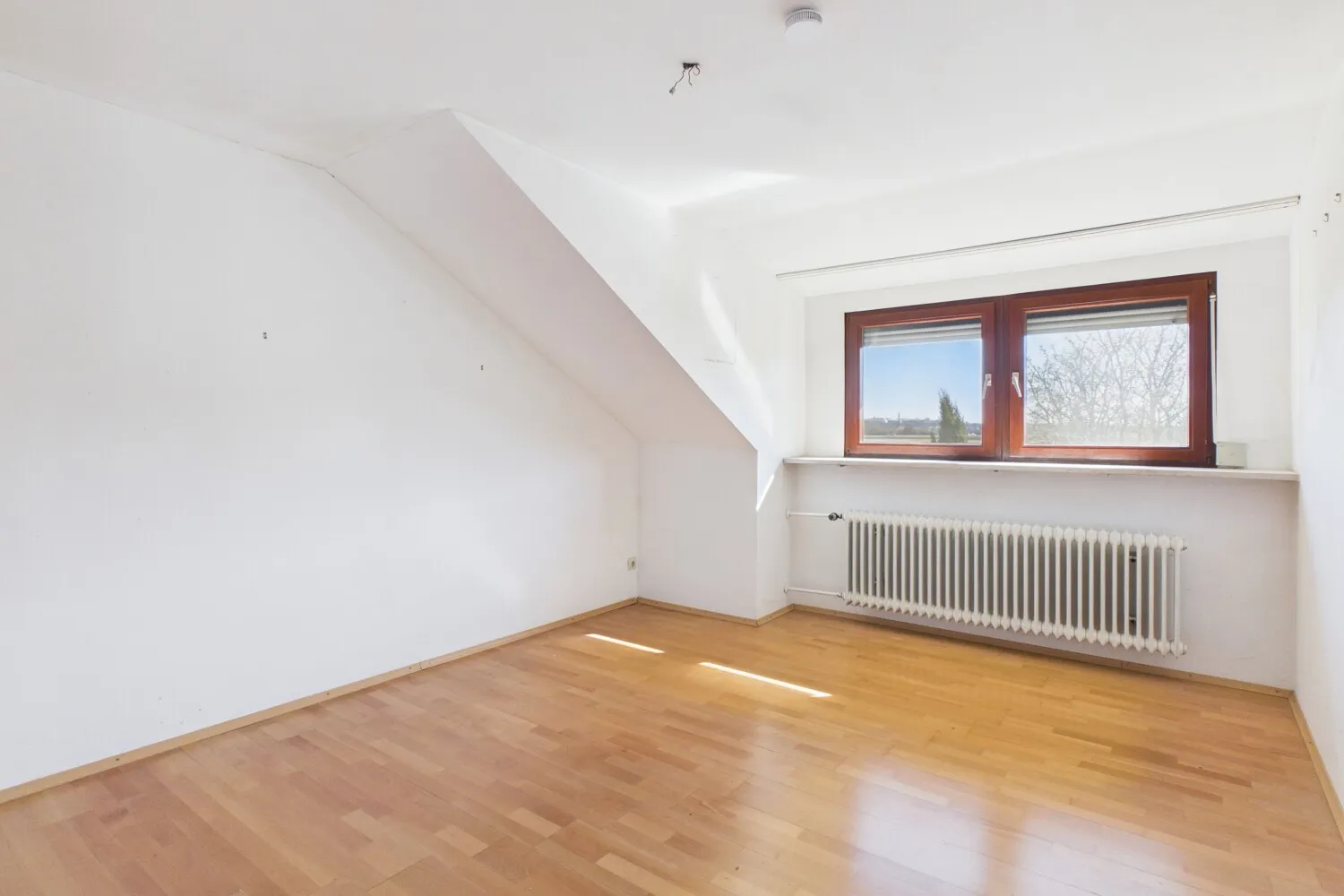 RESERVIERT: Einfamilienhaus in ruhiger Lage mit Wintergarten und Feldblick