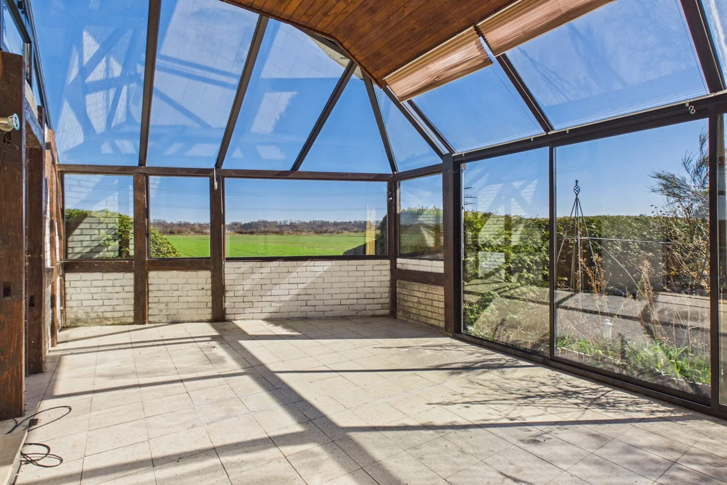 RESERVIERT: Einfamilienhaus in ruhiger Lage mit Wintergarten und Feldblick