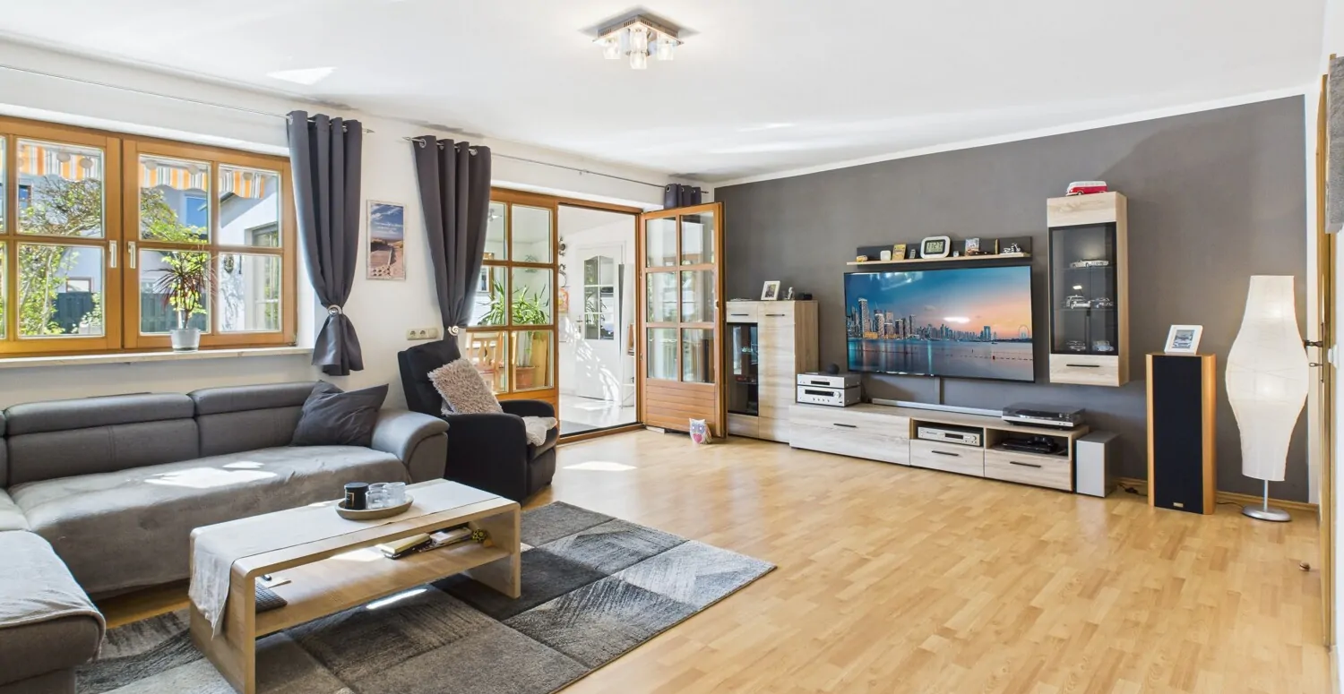 Ruhig und familienfreundlich wohnen in großzügiger Doppelhaushälfte