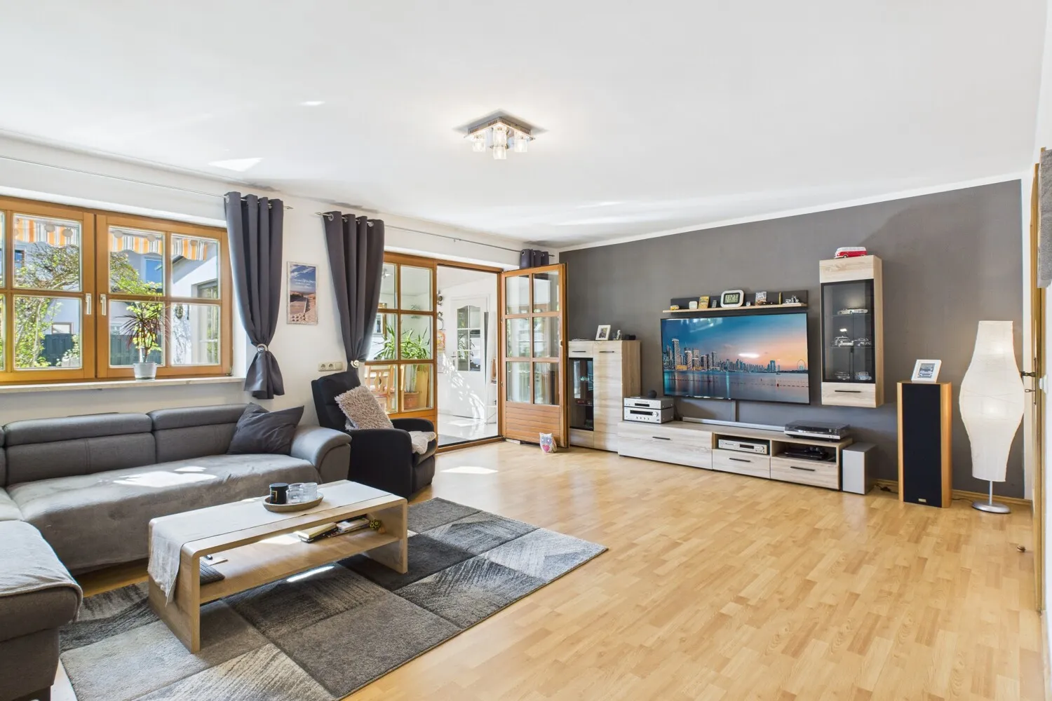 RESERVIERT: Ruhig und familienfreundlich wohnen in großzügiger Doppelhaushälfte