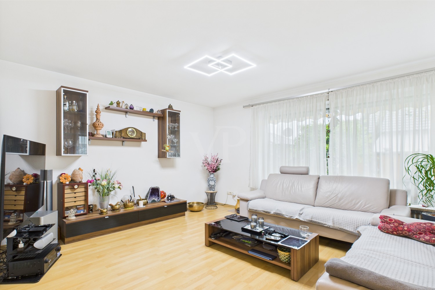 Modernisiertes Reiheneckhaus mit großzügigem Garten und guter Anbindung