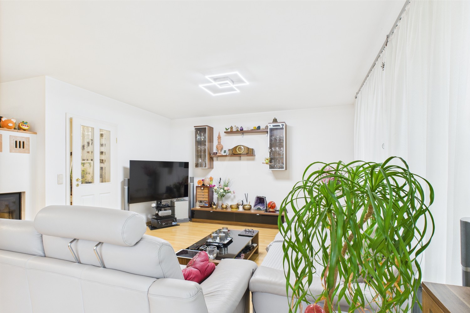 Modernisiertes Reiheneckhaus mit großzügigem Garten und guter Anbindung