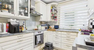 von_poll_real_estate_property_25122055_image_5