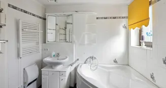 von_poll_real_estate_property_25122015_image_5