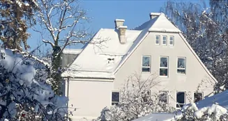 von_poll_real_estate_property_26122003_image_0