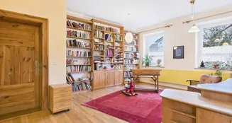 von_poll_real_estate_property_26122003_image_6