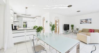 von_poll_real_estate_property_24122126_image_0
