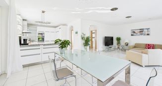 von_poll_real_estate_property_24122126_image_1