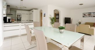 von_poll_real_estate_property_24122126_image_1