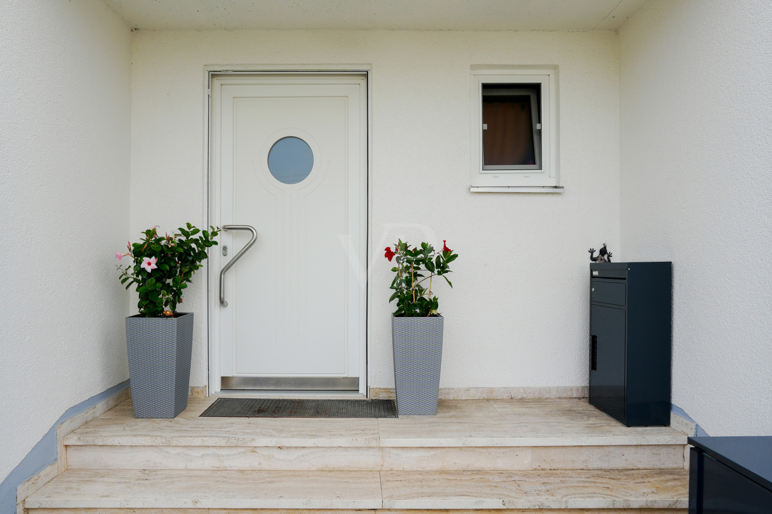 Modernes Haus am Feldrand mit Süd-West Terrasse und Doppelgarage