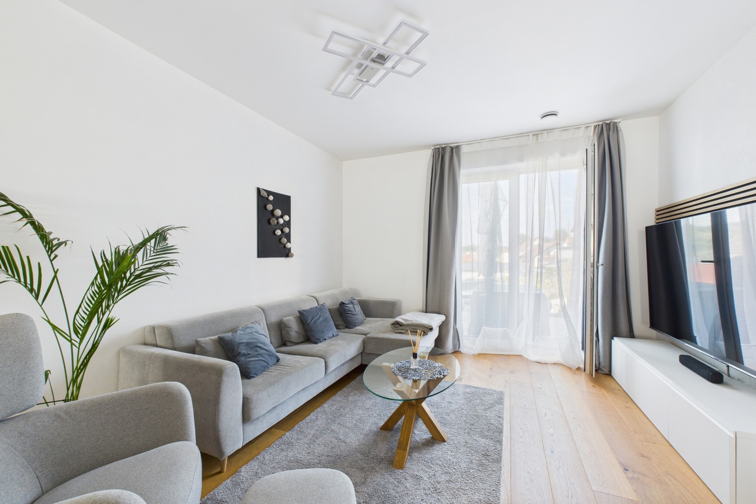 Neuwertiges Reihenhaus mit Stil und Effizienz
