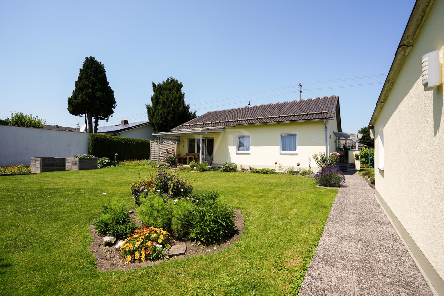 Ruhige, begehrte Wohnlage - Bungalow mit schönem Garten