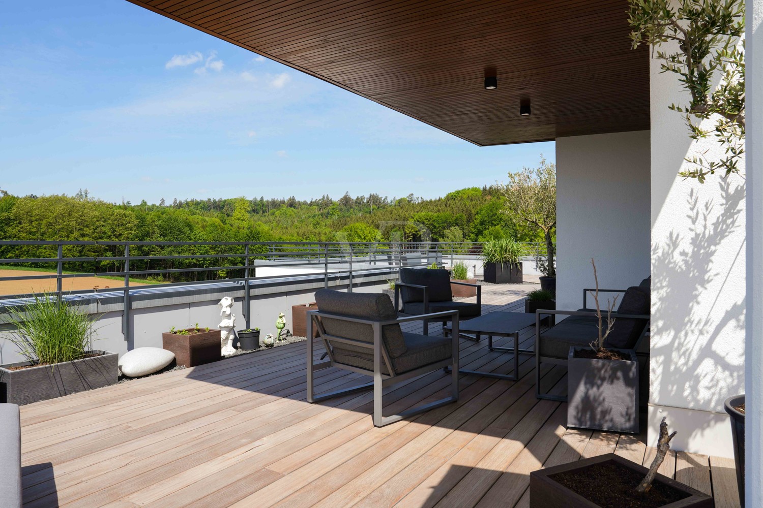 Stilvolles Penthouse mit 360 ° Terrasse und atemberaubendem Ausblick