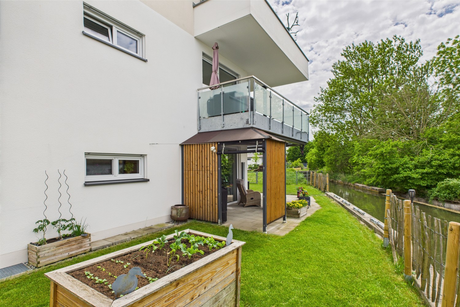 Modernes und komfortables Wohnen am Singoldkanal