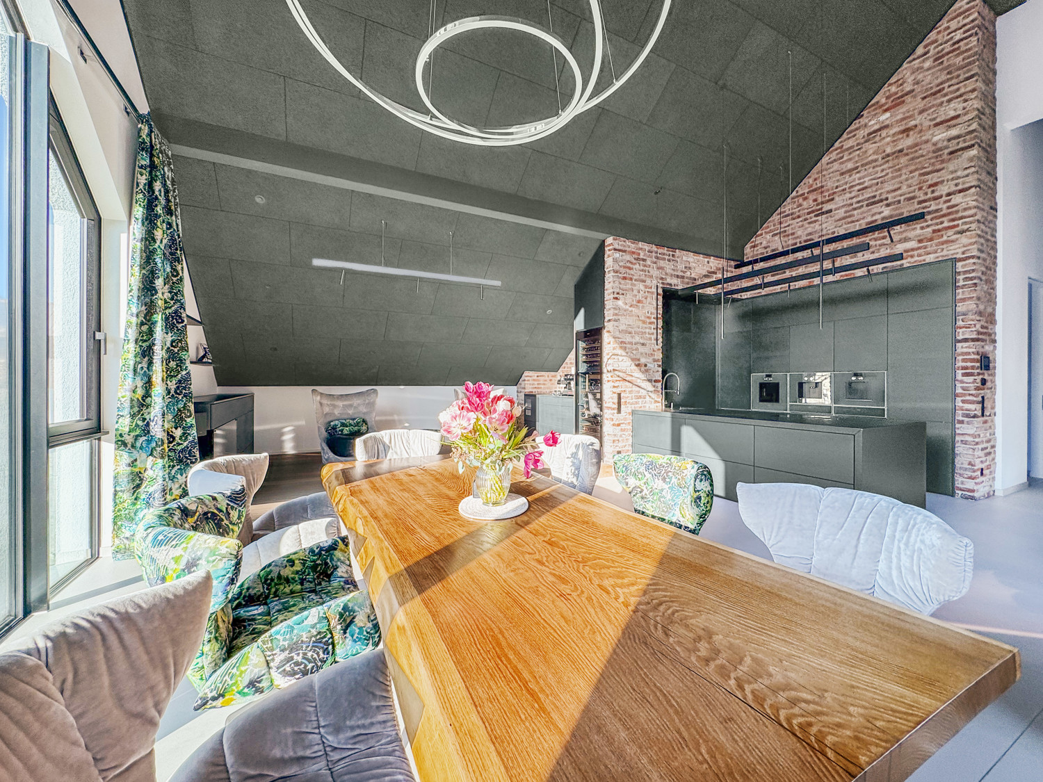 Exklusiver Wohntraum im Grünen: Designer-Penthouse