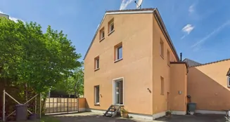 von_poll_real_estate_property_25122003_image_13