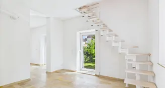 von_poll_real_estate_property_25122003_image_3