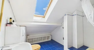 von_poll_real_estate_property_25122003_image_11