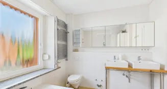 von_poll_real_estate_property_25122003_image_7