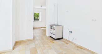 von_poll_real_estate_property_25122003_image_6