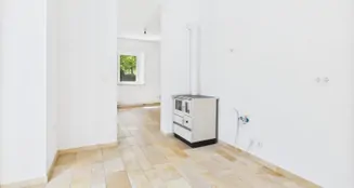 von_poll_real_estate_property_25122003_image_4