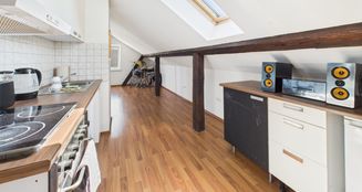 von_poll_real_estate_property_25122003_image_13