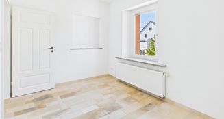 von_poll_real_estate_property_25122003_image_12