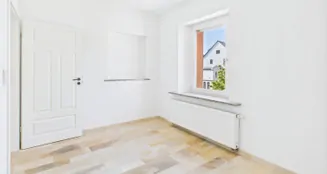 von_poll_real_estate_property_25122003_image_9