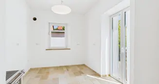 von_poll_real_estate_property_25122003_image_4