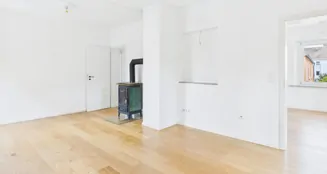 von_poll_real_estate_property_25122003_image_0