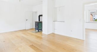 von_poll_real_estate_property_25122003_image_9