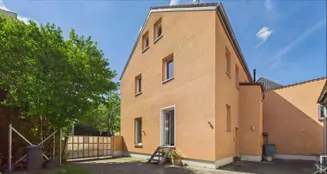 von_poll_real_estate_property_25122003_image_0