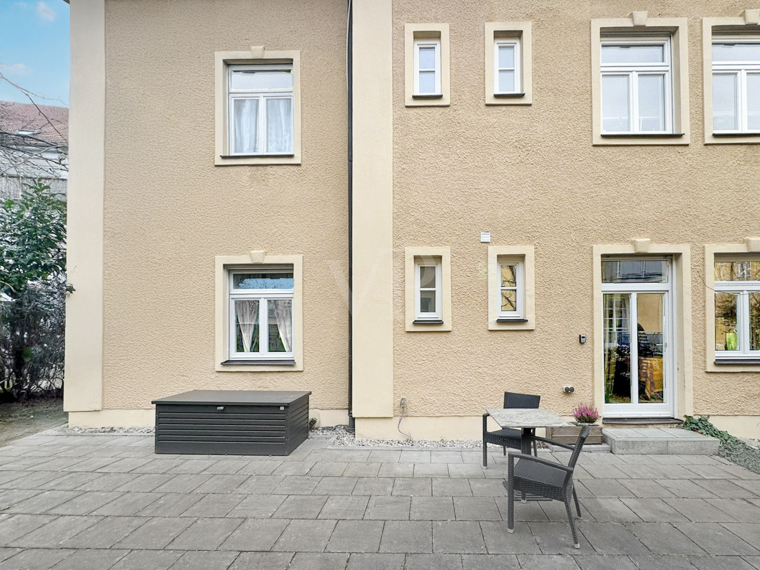 Gemütliche, möblierte Terrassenwohnung in beliebter Lage