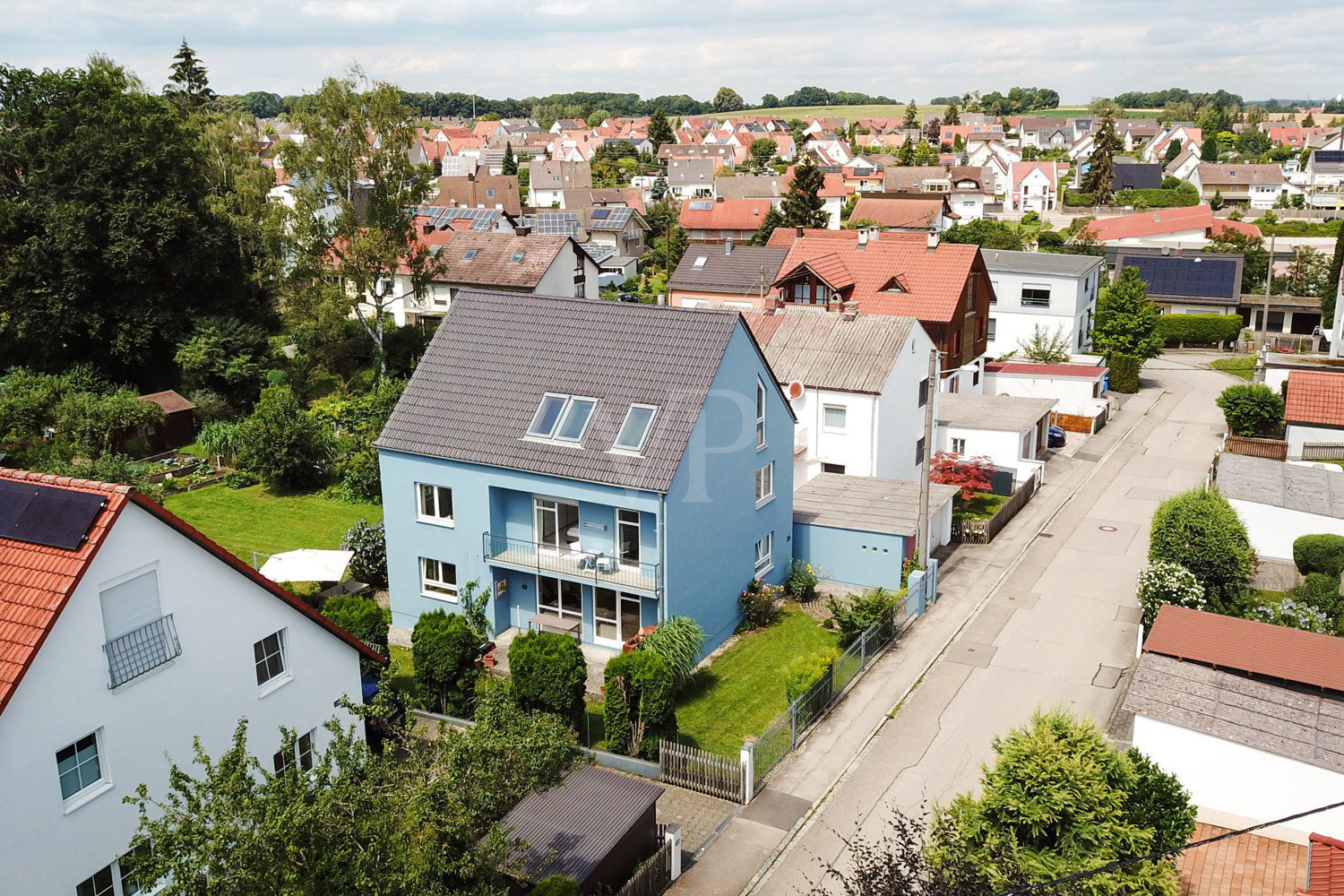 Saniertes Ein- oder Zweifamilienhaus auf großem Grundstück sofort bezugsfertig