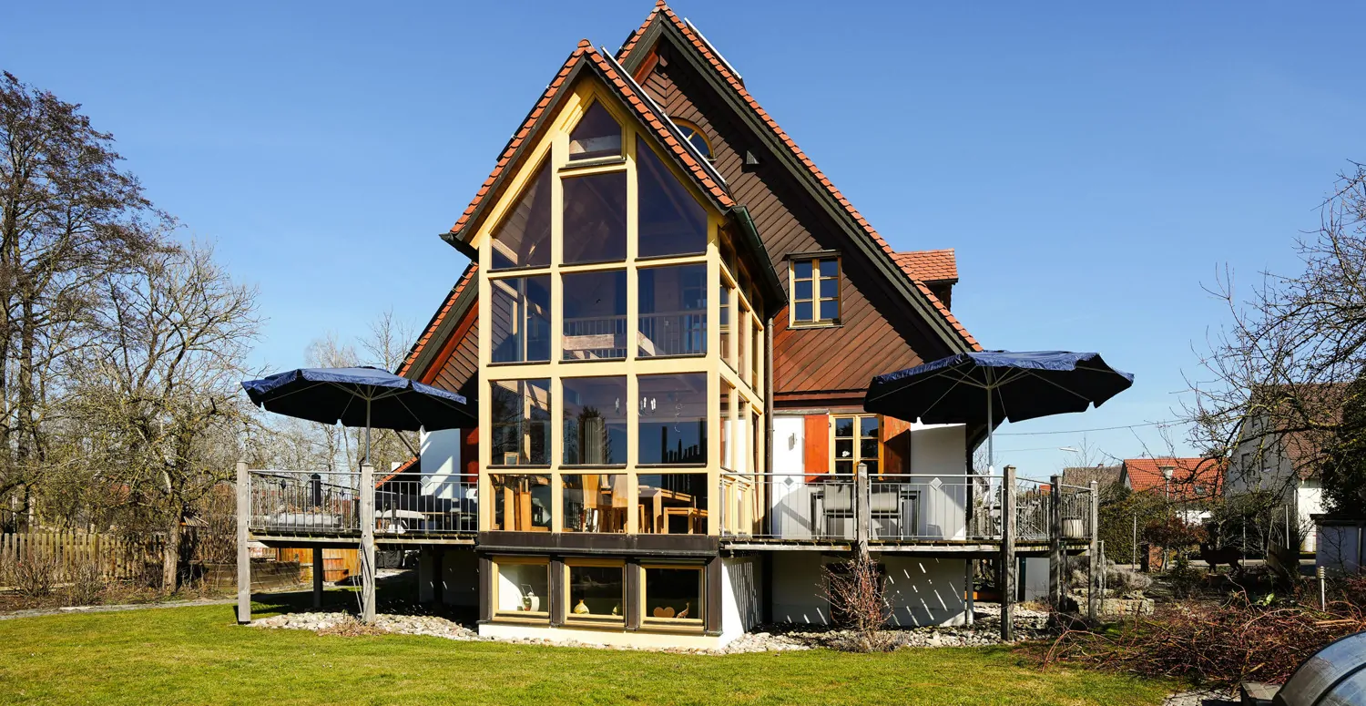 Exklusives Anwesen in Biberbach – Wohnkomfort trifft auf Nachhaltigkeit