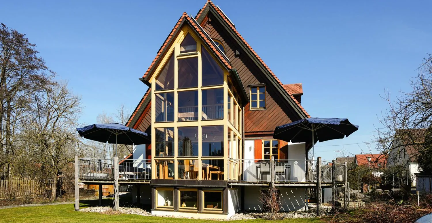 Exklusives Anwesen in Biberbach – Wohnkomfort trifft auf Nachhaltigkeit