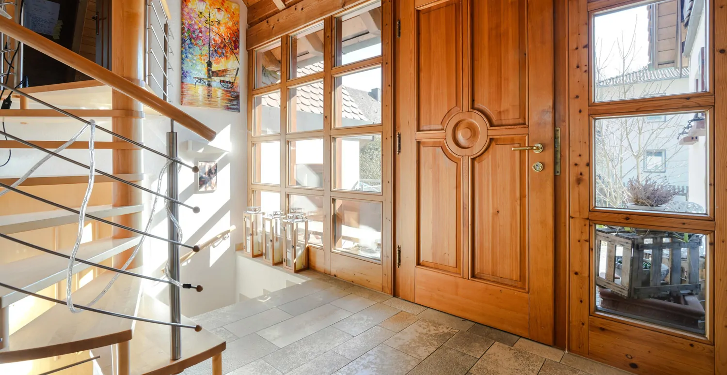 Exklusives Anwesen in Biberbach – Wohnkomfort trifft auf Nachhaltigkeit