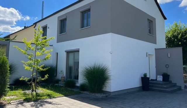 Exklusives Einfamilienhaus in ruhiger Sackgassenlage – großzügig, modern und bezugsfertig