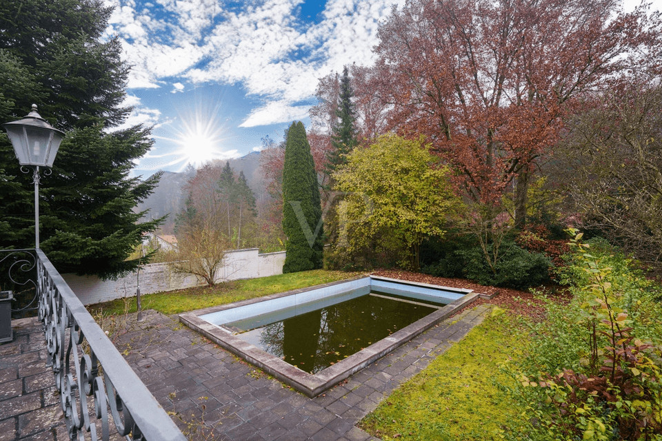 Klassische Villa auf sonnigem Parkgrundstück