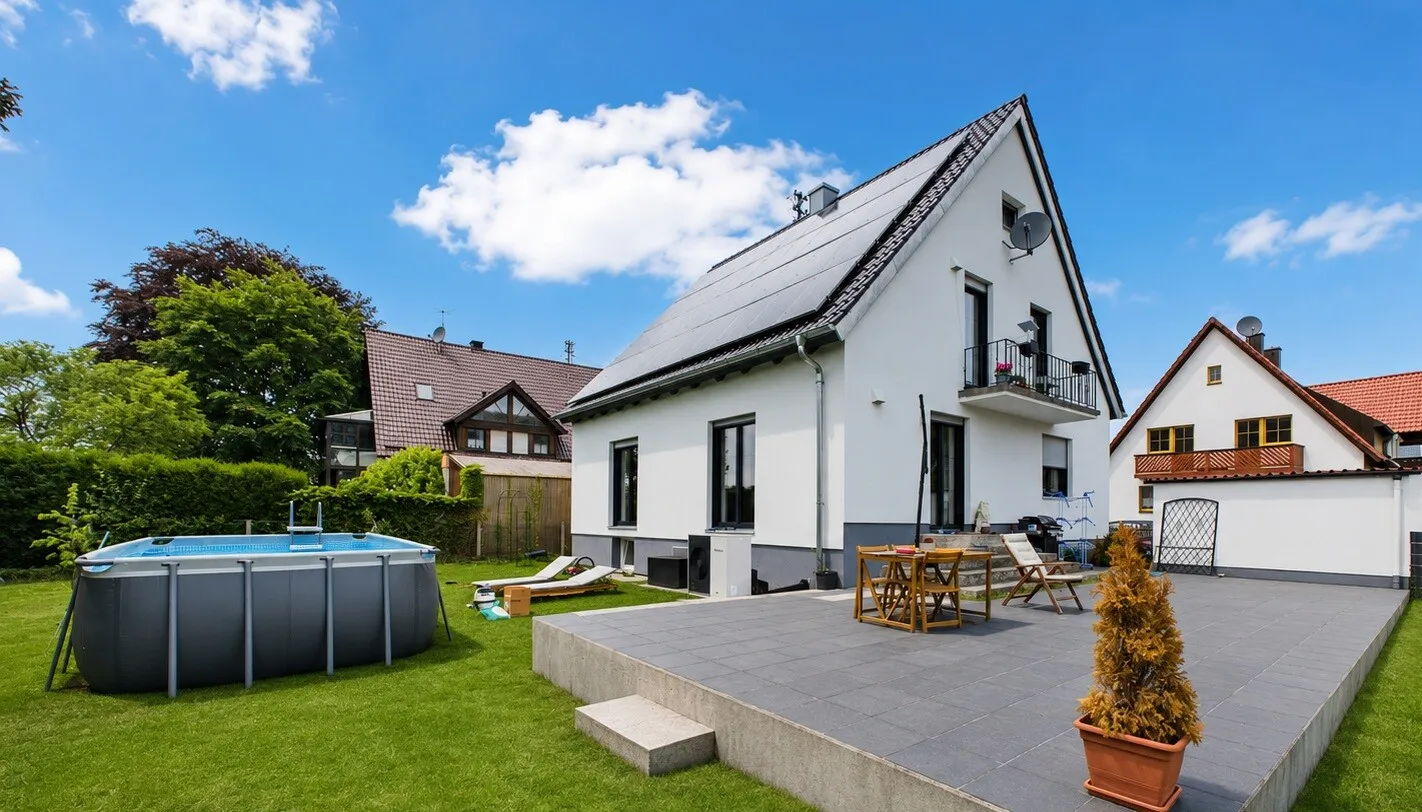Stilvoll kernsaniertes Wohnhaus mit großzügigem Raumangebot und weitläufigem Garten