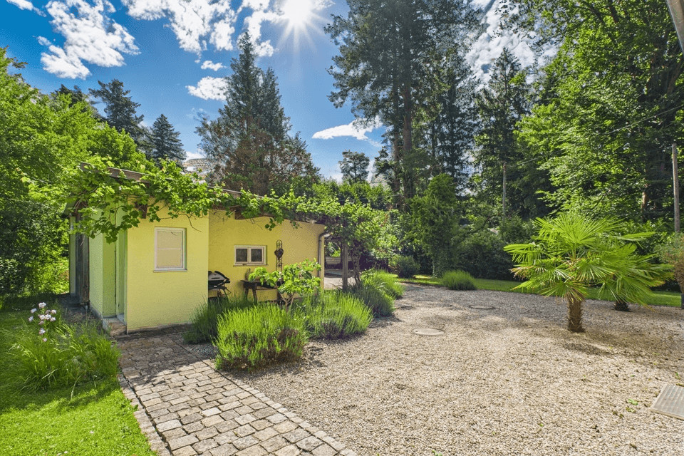 Haus und Gästehaus in Alleinlage
