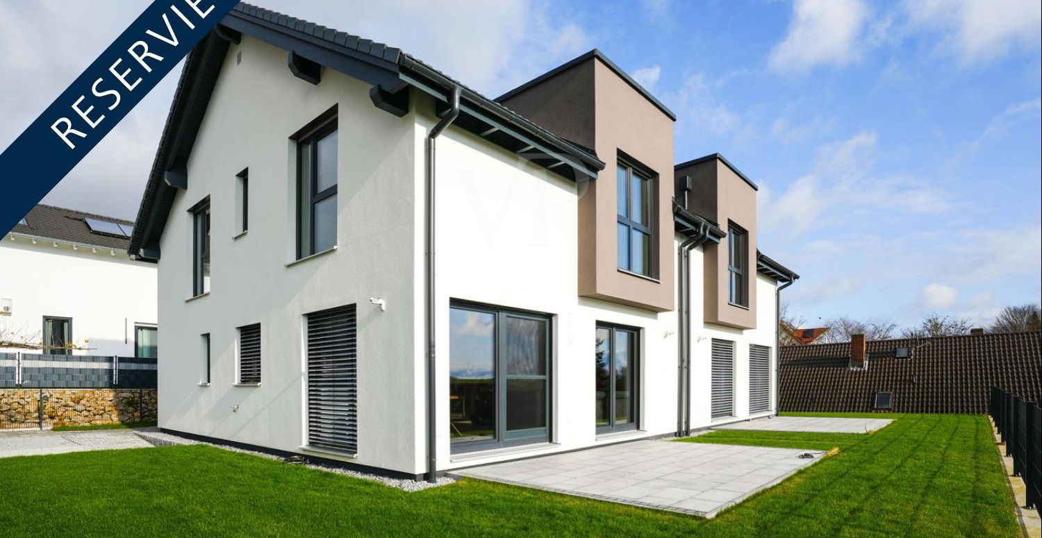 RESERVIERT: Neuwertige A+ Doppelhaushälfte: Familienfreundlich und komfortabel Wohnen mit fantastischem Ausblick